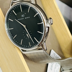 dong-ho-nam-hieu-august-berg-10140e11msl
